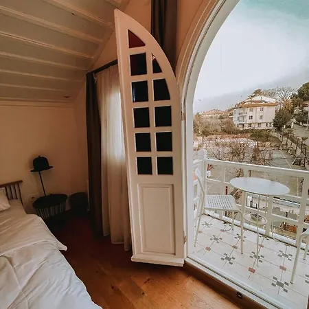 Serguzest 3* アダラー